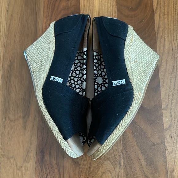 Toms Calypso Black Canvas Peep Toe Wedge Pump Espadrille -8.5 - Picture 4 of 7